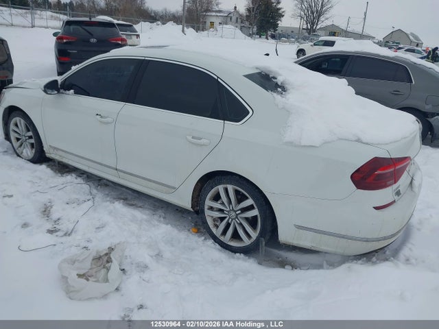 Volkswagen Passat 2017 1VWCT7A34HC013721 Image 3