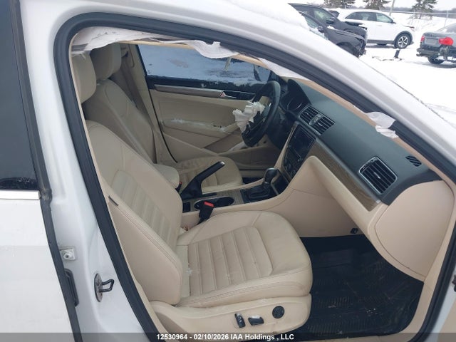 Volkswagen Passat 2017 1VWCT7A34HC013721 Image 5