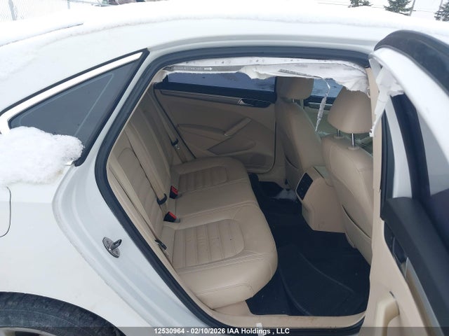 Volkswagen Passat 2017 1VWCT7A34HC013721 Image 8