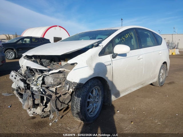 JTDZN3EU8FJ018707 Toyota PRIUS V