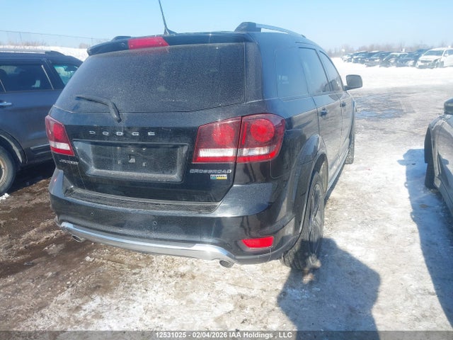 3C4PDCGG1JT472123 Dodge Journey Crossroad