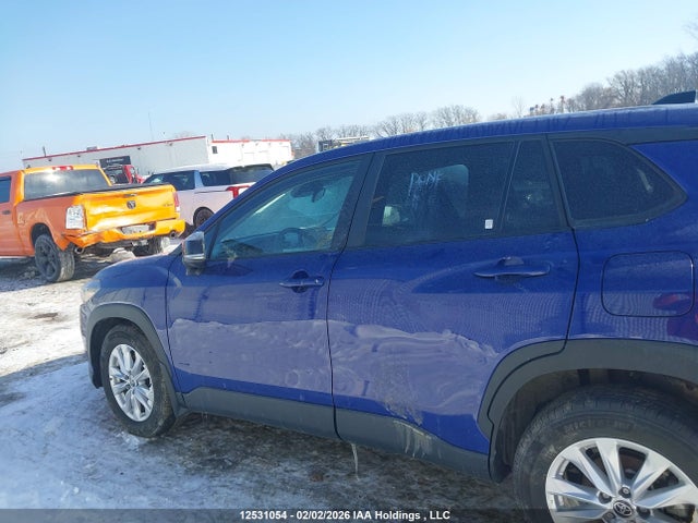 7MUCAABG1SV120423 Toyota Corolla Cross Le