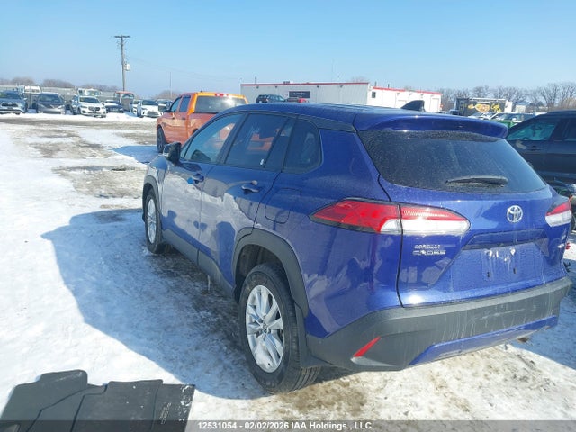 7MUCAABG1SV120423 Toyota Corolla Cross Le