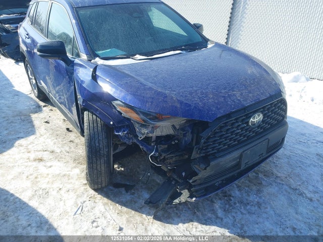 7MUCAABG1SV120423 Toyota Corolla Cross Le