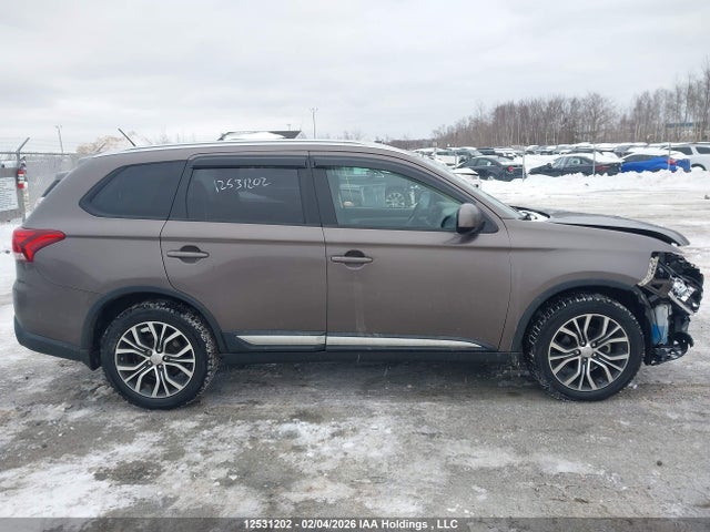 Продажа на аукционе авто 2016 Mitsubishi Outlander Es, vin: JA4AZ2A38GZ605088, номер лота: 12531202