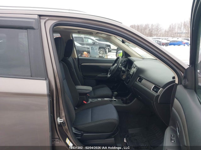 Продажа на аукционе авто 2016 Mitsubishi Outlander Es, vin: JA4AZ2A38GZ605088, номер лота: 12531202