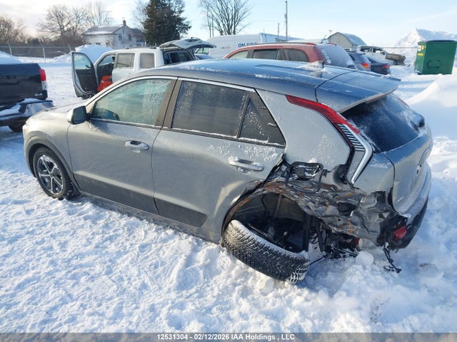 KNDCP3LE7T5334728 KIA Niro