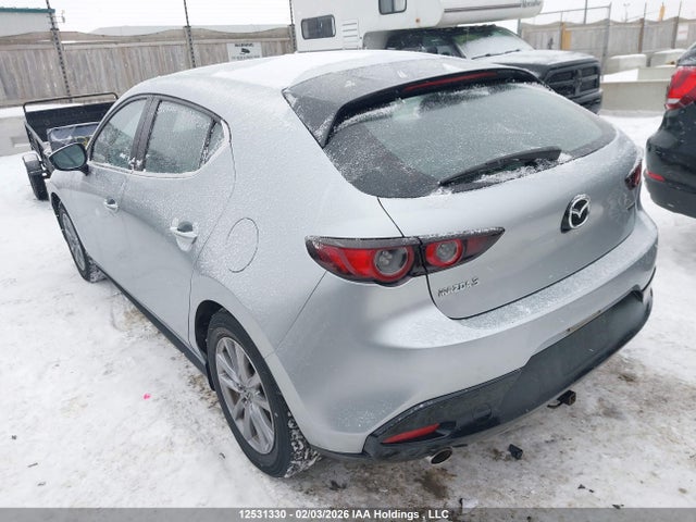 JM1BPAK70K1139370 Mazda 3 Gx
