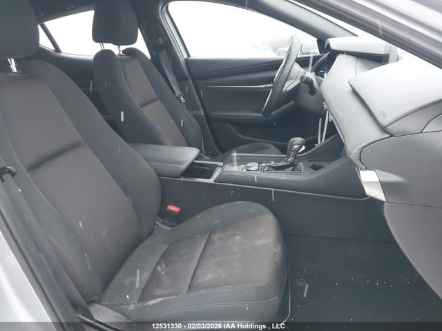 JM1BPAK70K1139370 Mazda 3 Gx