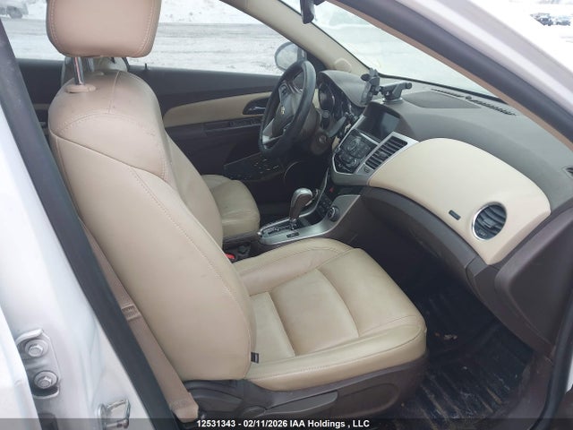 1G1P75SZ0F7276772 Chevrolet Cruze