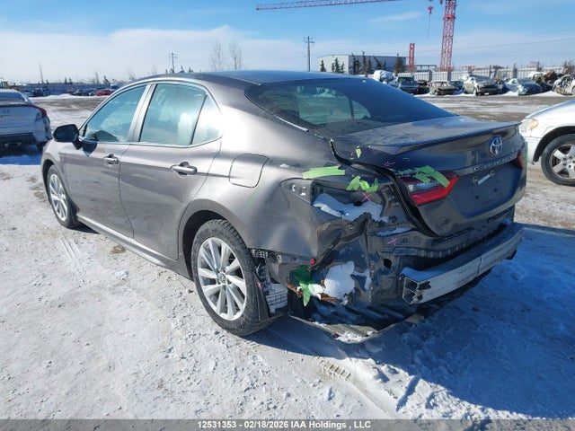 4T1G11AK3NU682577 Toyota CAMRY SE