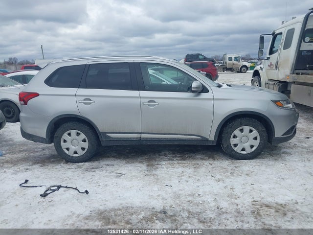 JA4AZ2A31KJ600175 Mitsubishi Outlander Es