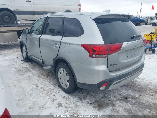JA4AZ2A31KJ600175 Mitsubishi Outlander Es