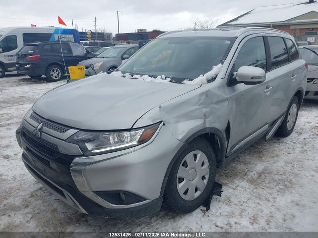 JA4AZ2A31KJ600175 Mitsubishi Outlander Es