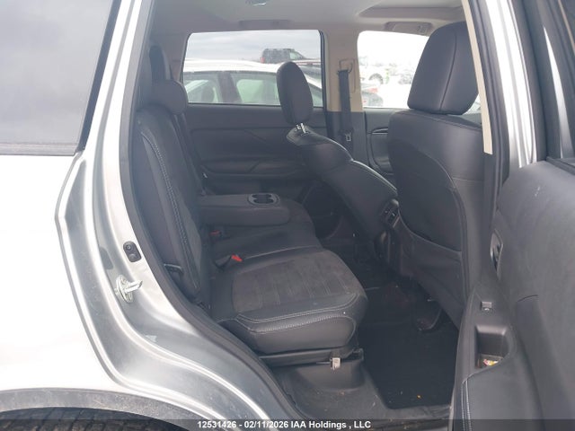 JA4AZ2A31KJ600175 Mitsubishi Outlander Es
