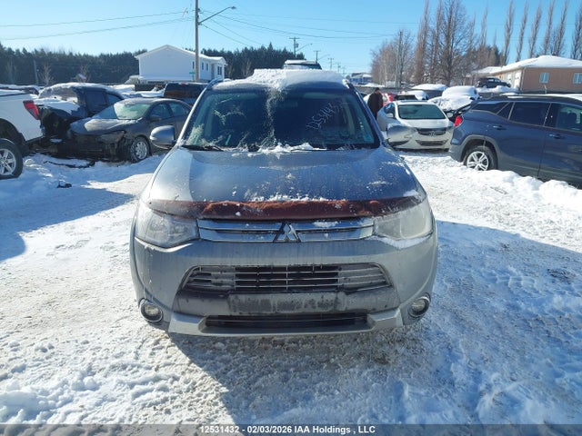 2015 Mitsubishi Outlander Se მანქანა იყიდება აუქციონზე, vin: JA4JZ3AX1FZ602900, აუქციონის ნომერი: 12531432