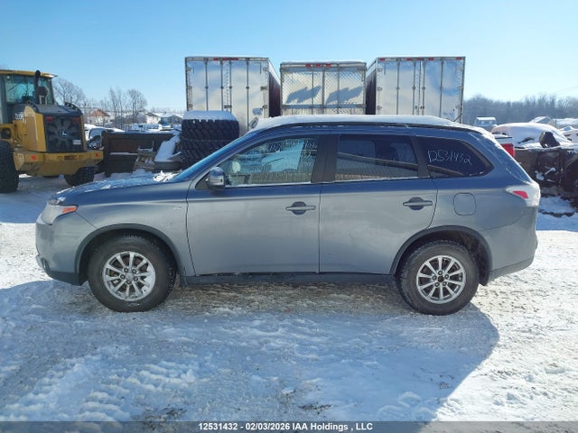 2015 Mitsubishi Outlander Se მანქანა იყიდება აუქციონზე, vin: JA4JZ3AX1FZ602900, აუქციონის ნომერი: 12531432
