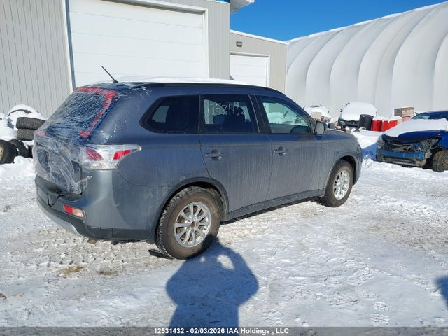 2015 Mitsubishi Outlander Se მანქანა იყიდება აუქციონზე, vin: JA4JZ3AX1FZ602900, აუქციონის ნომერი: 12531432