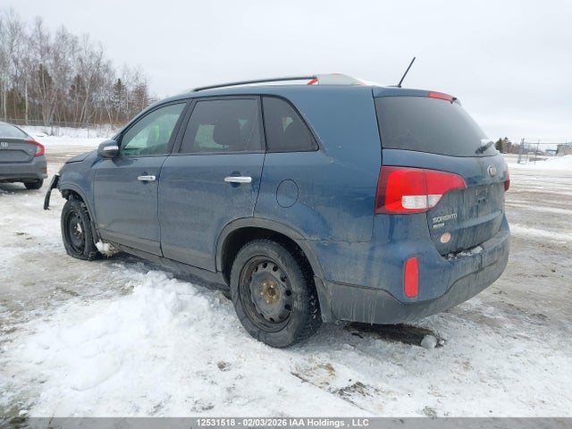 5XYKTCA6XFG584057 KIA SORENTO LX