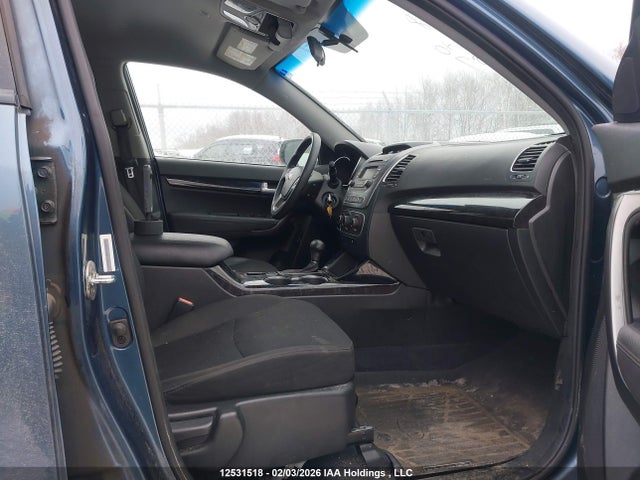 5XYKTCA6XFG584057 KIA SORENTO LX