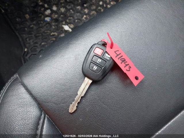 2T1BURHE4GC729085 Toyota COROLLA LE