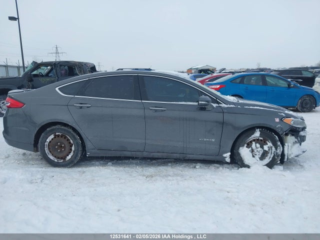 3FA6P0RU1JR215406 Ford Fusion Titanium/platinum Hev