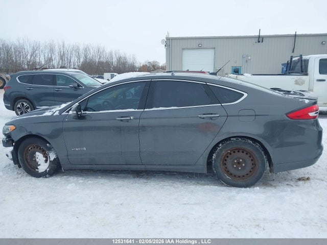 3FA6P0RU1JR215406 Ford Fusion Titanium/platinum Hev