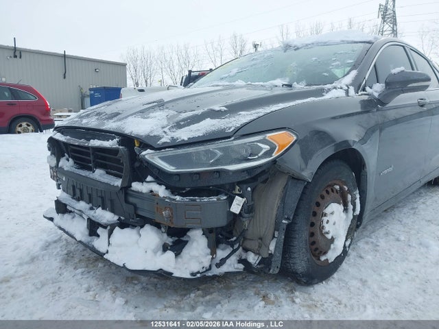 3FA6P0RU1JR215406 Ford Fusion Titanium/platinum Hev