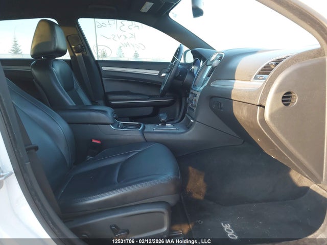 2C3CCARG2EH312757 Chrysler 300