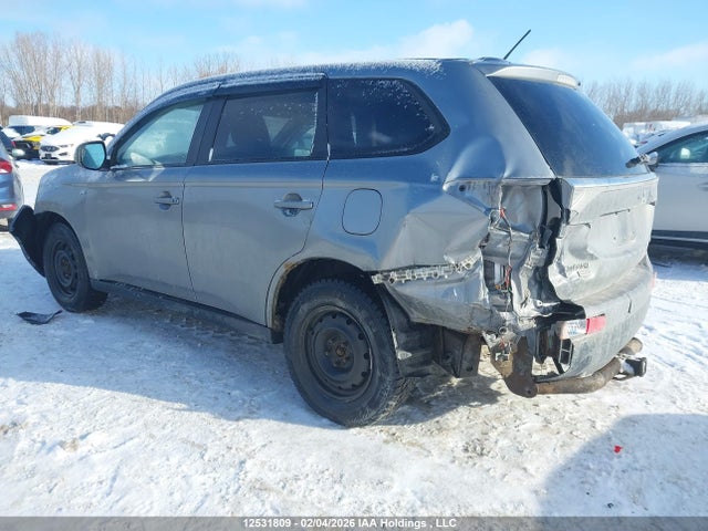 JA4JZ3AX1EZ606881 Mitsubishi Outlander Se