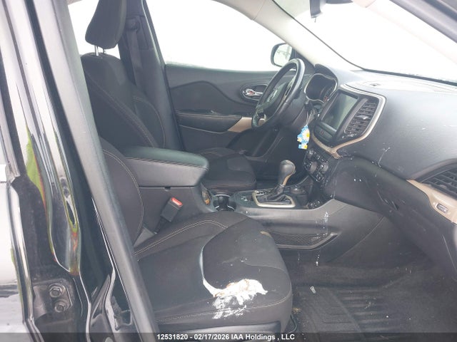 1C4PJMCXXJD591881 Jeep Cherokee Latitude