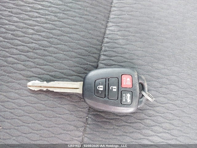 2T1BURHE5KC125456 Toyota COROLLA LE