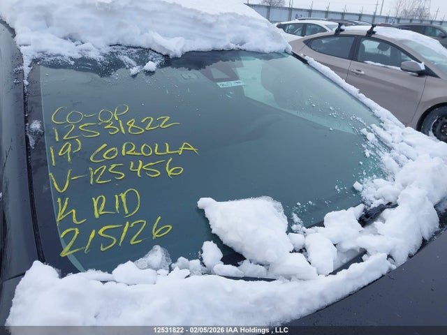 2T1BURHE5KC125456 Toyota COROLLA LE