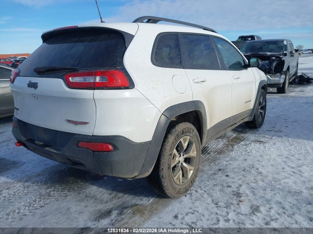 1C4PJMBX2JD592072 Jeep Cherokee Trailhawk