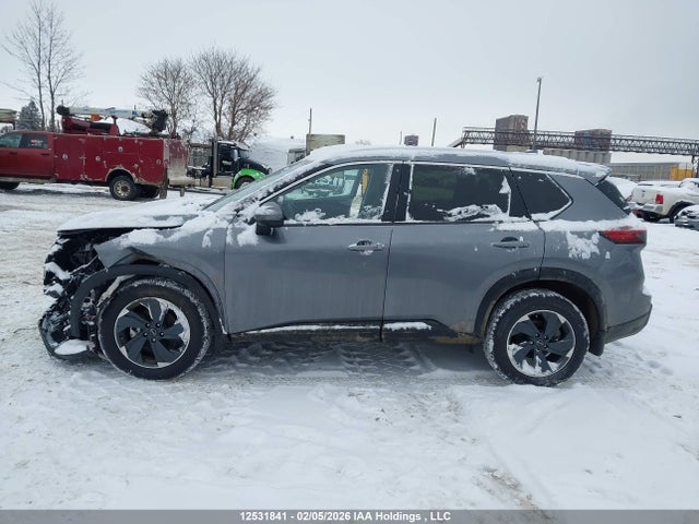 2025 Nissan Rogue Sv/rc მანქანა იყიდება აუქციონზე, vin: JN8BT3BB6SW176572, აუქციონის ნომერი: 12531841