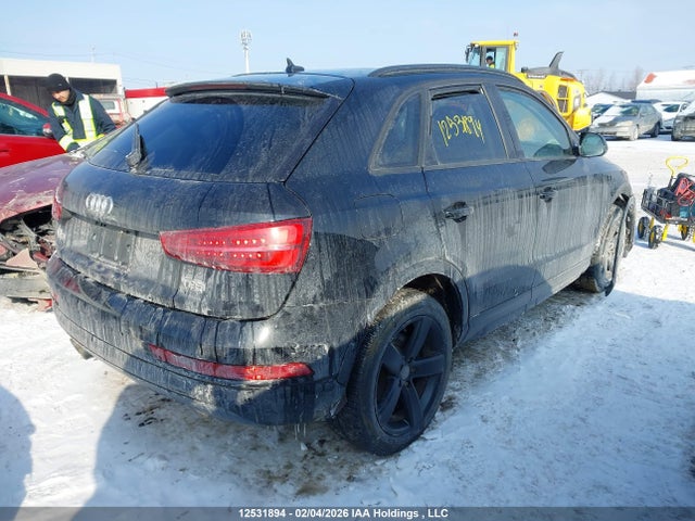 WA1BCCFS0JR021495 Audi Q3 PREMIUM