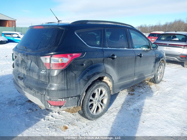 1FMCU9G9XHUB93333 Ford ESCAPE SE