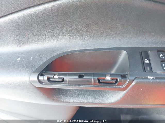 1FMCU9G9XHUB93333 Ford ESCAPE SE