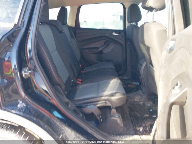 1FMCU9G9XHUB93333 Ford ESCAPE SE