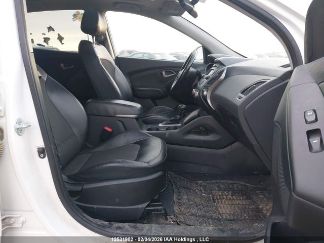 KM8JUCAG5FU063002 Hyundai Tucson Limited/se