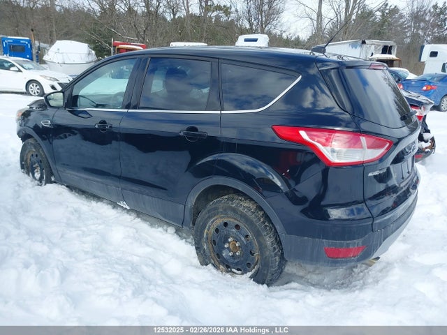 1FMCU0GX8GUA00301 Ford ESCAPE SE