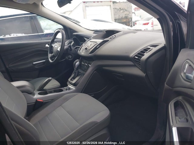 1FMCU0GX8GUA00301 Ford ESCAPE SE