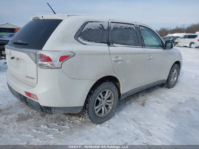 JA4AZ2A31EZ602305 Mitsubishi Outlander