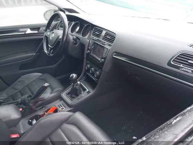 3VW117AU8FM010354 Volkswagen Golf