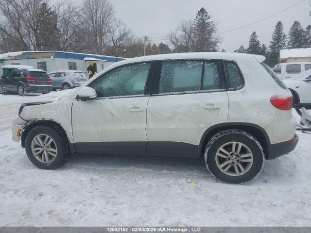 2014 Volkswagen Tiguan Comfortline/highline/trendline მანქანა იყიდება აუქციონზე, vin: WVGJV3AX0EW588565, აუქციონის ნომერი: 12532152