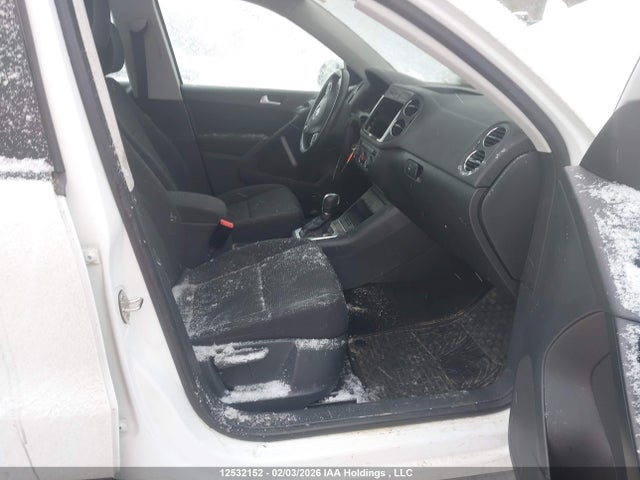 2014 Volkswagen Tiguan Comfortline/highline/trendline მანქანა იყიდება აუქციონზე, vin: WVGJV3AX0EW588565, აუქციონის ნომერი: 12532152