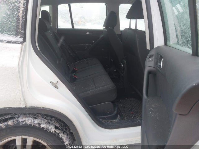 2014 Volkswagen Tiguan Comfortline/highline/trendline მანქანა იყიდება აუქციონზე, vin: WVGJV3AX0EW588565, აუქციონის ნომერი: 12532152