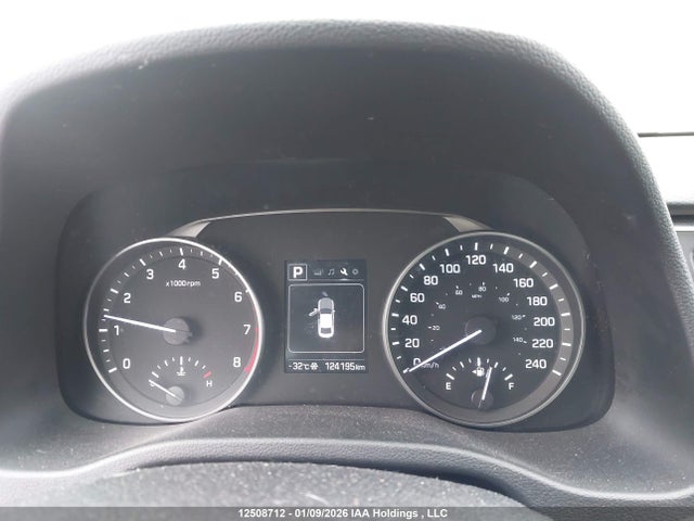 KMHD84LF0JU695636 Hyundai ELANTRA GL