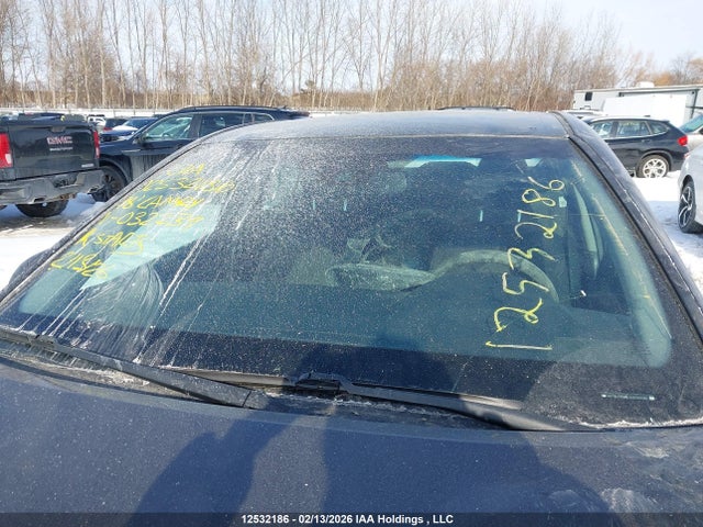 4T1B11HK7JU032239 Toyota CAMRY LE/XLE