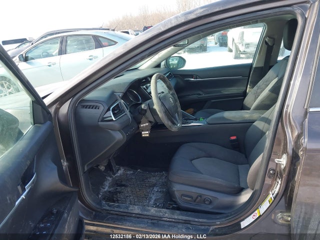 4T1B11HK7JU032239 Toyota CAMRY LE/XLE